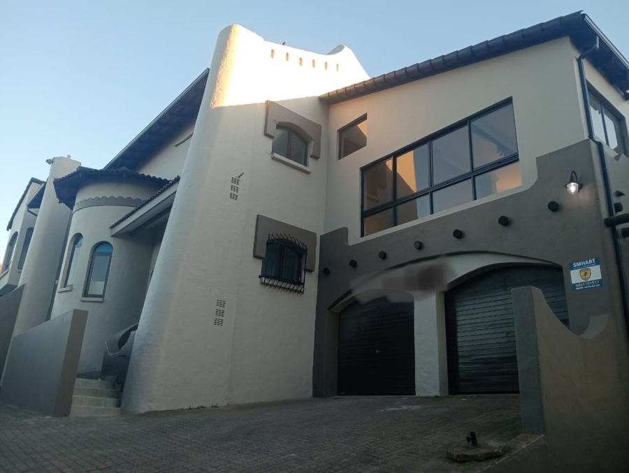 5 Bedroom Property for Sale in Paradise Beach Eastern Cape